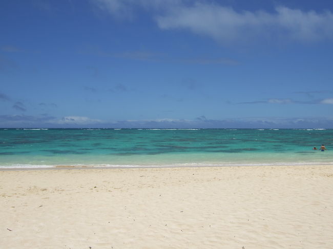 海〜！！！！！<br />綺麗…ほんとに綺麗。<br />なんでも全米No.1ビーチだとか。。<br />砂はさらさら、海は透明、澄んだ青、空は快晴！！！<br /><br />あまり人はいなかったです。