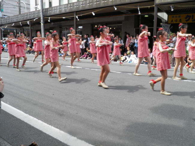 このあたりはバトンチームの子たちですね。