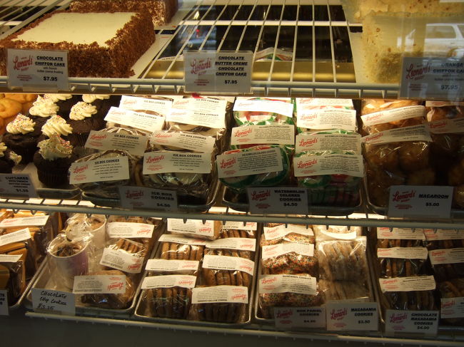 店内。<br />おいしそう…。。<br /><br />日本語メニューあります。