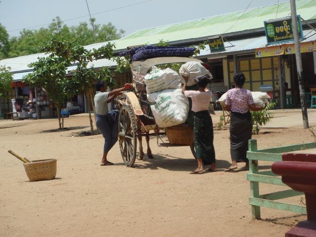 馬車は物を運ぶ時にも使用されていた。