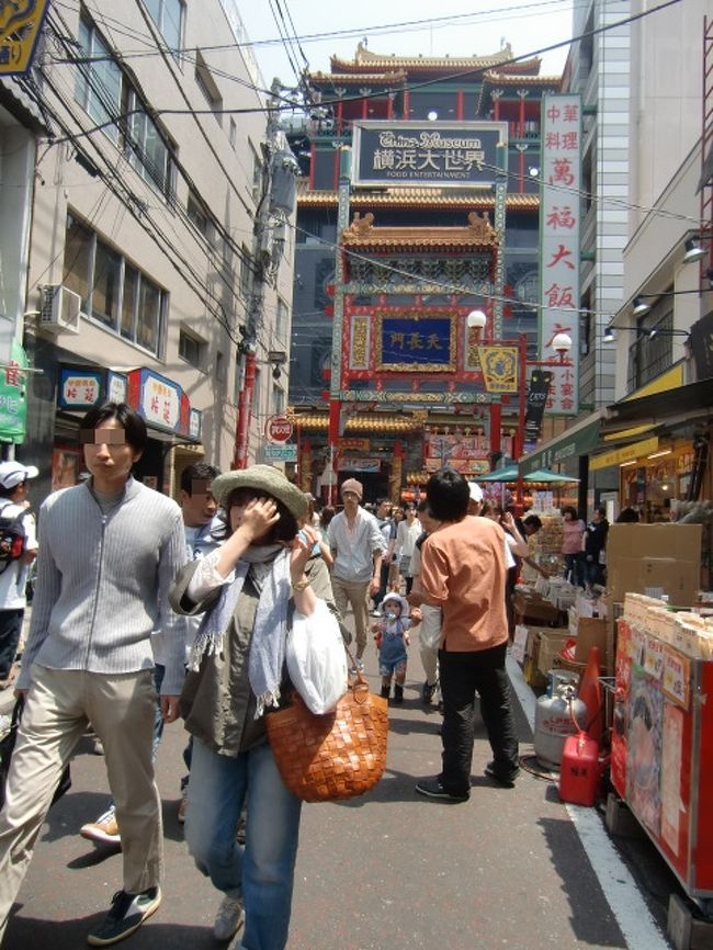 昼時になっていつの間にか人がわしゃわしゃ。