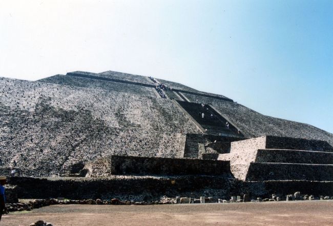 メキシカン・ピラミッド TEOTIHUACAN （ティオテワカン遺跡）の