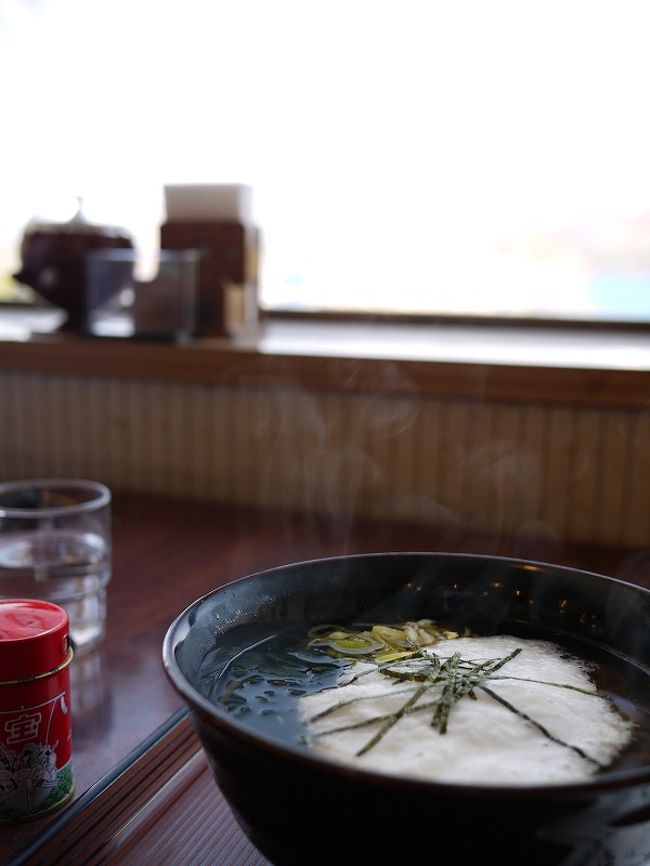 浩庵　『とろろそば』<br /><br />すぐ脇の民宿・食堂の『浩庵』は1000円札の富士山のデザインの元になった写真を撮影した写真家　岡田紅陽さんが常宿にしていたそうです。