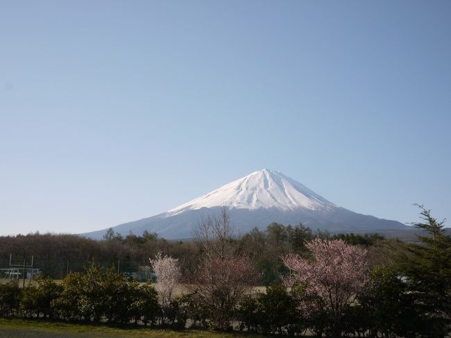 6：40　『道の駅 なるさわ』<br /><br />建物裏の第2駐車場からの眺めです。