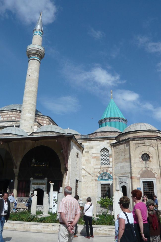 メブラーナの博物館　神学校をみて。