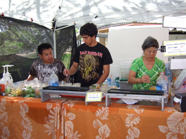 すごい勢いで作っていました。<br /><br />味は…日本のジンジャーエール（カナダドライみたいな）のとは全く違います。<br />ほんとにジンジャーです（笑）<br />マンゴーとミックスされているので飲みやすかったです。