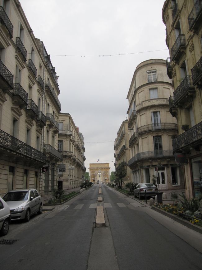 モンペリエにも凱旋門がぁ〜〜〜<br />でも、やはり小さい