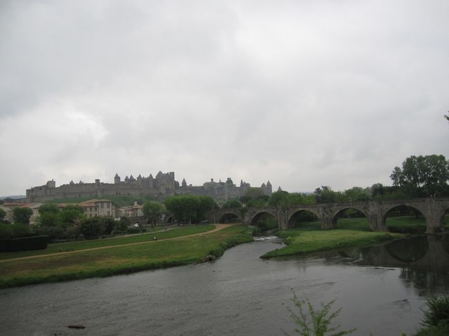 見えました！！<br />城壁で囲まれた「シテ」。