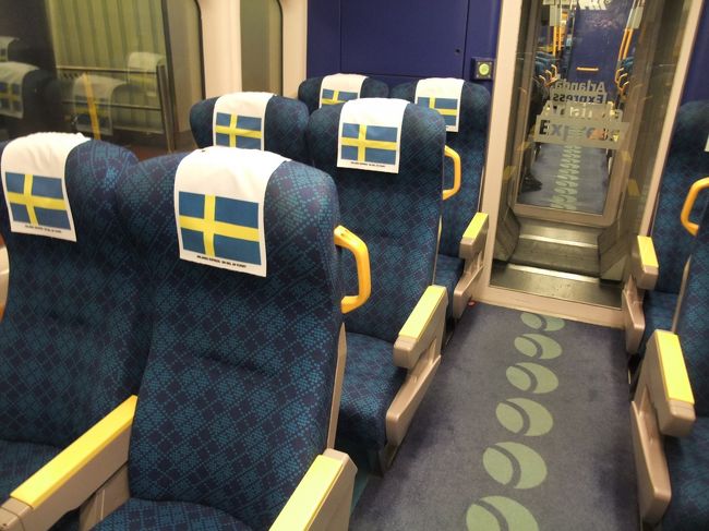 ストックホルムから街に出る列車のシートにはスウェーデンの国旗のカバーが付けられていておしゃれでした。