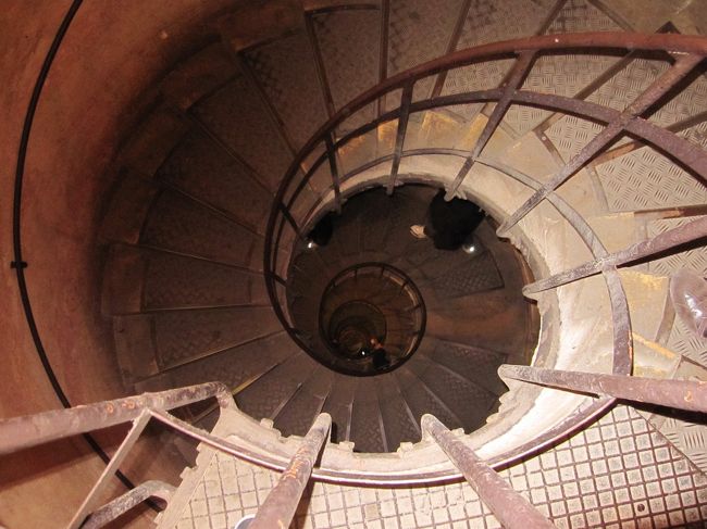 こんな階段を上がって着いた先は。。。