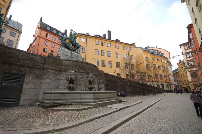 ガムラスタンの中心部に入っていきます。