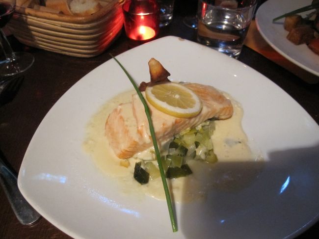 メインは、サーモンのなんちゃら。。。<br />コレが一番美味しかったかも！？