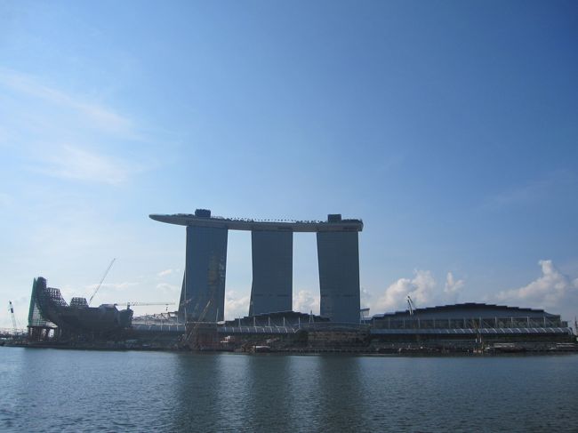 ６年振りに来たら、凄い物建ってんなぁ〜