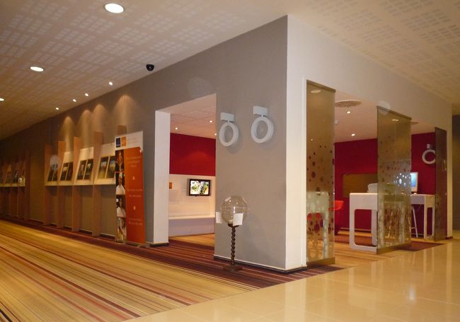 ブダペストの街並み。ホテル・ノボテルロビー。  <br /><br />