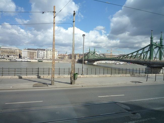 ブダペストの街並み。自由橋。