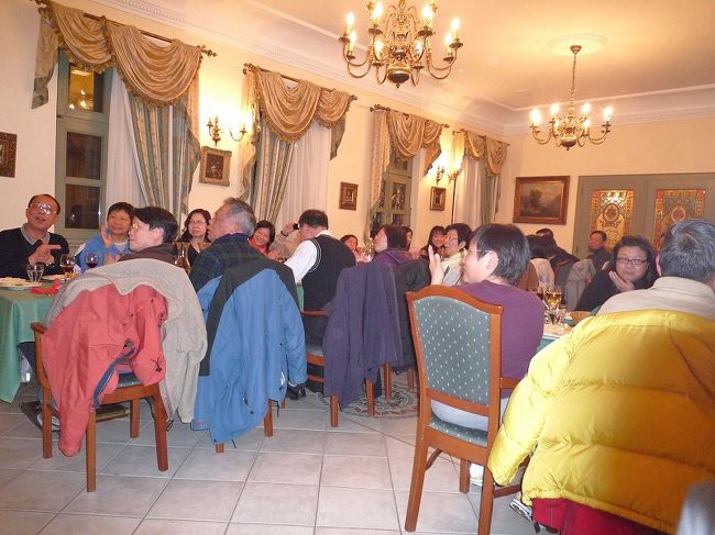 ブダペストの街並み。レストラン。