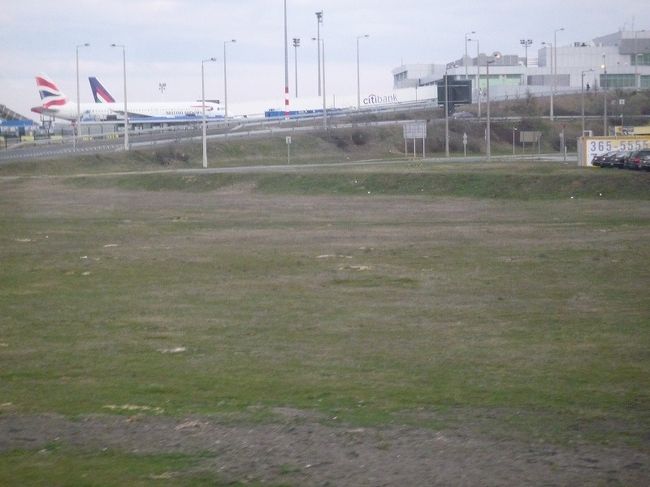 ブダペストの街並み。フェリヘジ空港。