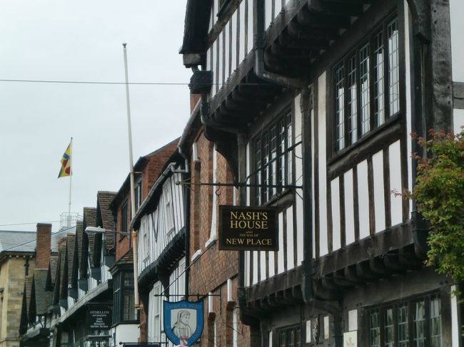 同じくストラトフォード・アボンエイヴォン。<br />シェークスピアの孫娘が住んでいたという『ナッシュの家』<br />１７世紀ころの建物。