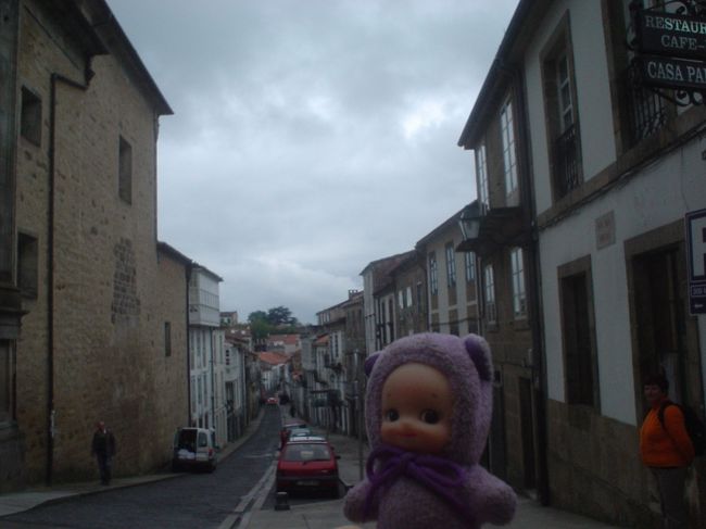 歩いてきた道はこんな感じ。<br />スペインの田舎町ってこんな感じなのかな。