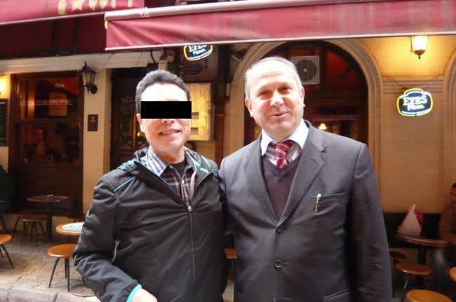 お店の方と、　彼は　和歌山にいた事があるらしく、自分は　和歌山県人だ！　と言っていました。<br />OLGUN（オルグンさん）お店は　ABBAS　<br />（abbasrestaurant,com.tr）でした。<br />