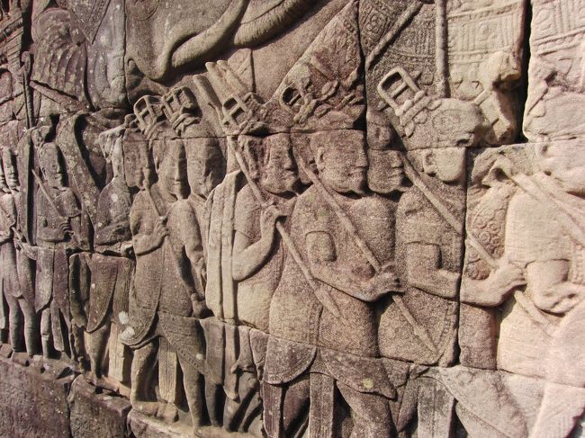 壁画は、過去の歴史を掘っていたり<br /><br />するのですが、<br /><br />こちらはカンボジアが戦っていた時、<br /><br />傭兵であった中国人。<br /><br />目が細いのが特徴です。