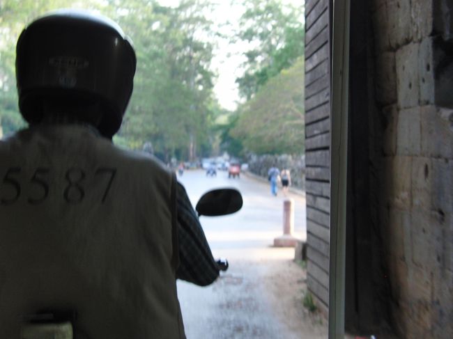 <br /><br />スリー☆通過。