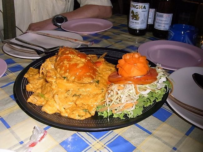 私はカニがアレルギーなので食べませんでしたが、<br />カニのカレーです。カニのカレー炒めかな？<br />カレーのにおいはしない。<br />美味しいと同行者言っておりました。