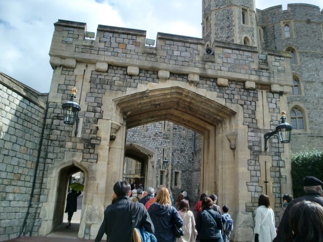 城の内部に入っていく。<br />城だけあって、荘厳な印象がある。