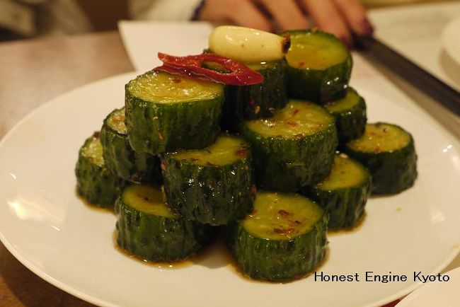 きゅうりの漬けもの。<br />唐辛子がきいています。<br />このピリ辛具合は、ビールに合います。