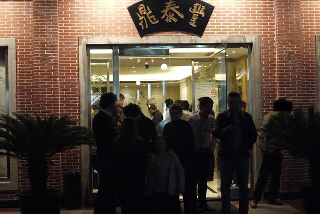 食事を終えて帰る頃には、たくさんの人が順番をまっていました。