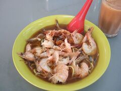 「惹蘭蘇丹蝦麺 Jalan Sultan Prawn Mee」
碗の中で蝦の香りがむせ返る、蝦尽くしの蝦麺。
これを食べるために Kallang 駅で降りてよかった。