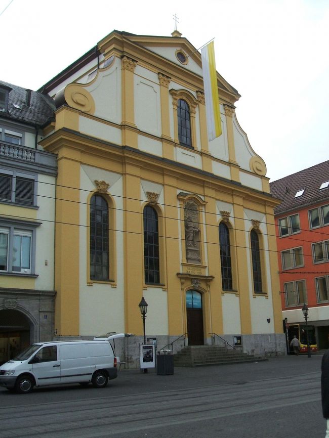 ヴュルツブルク：バスで街に戻ってアウグスティーナー教会。