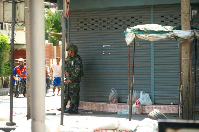 軍の方もいらっしゃいました。