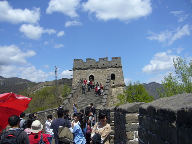 ついに頂上に！<br /><br />学校のみなさんと集合写真も撮りました。