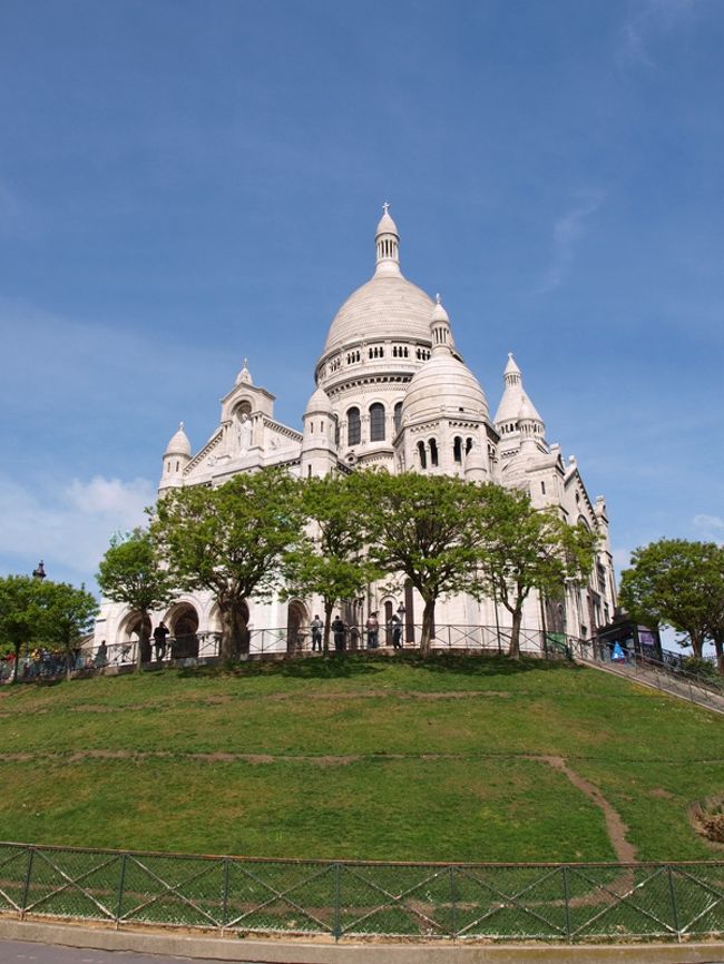２日目は天気も良く、宿から歩けるモンマルトルを散策。