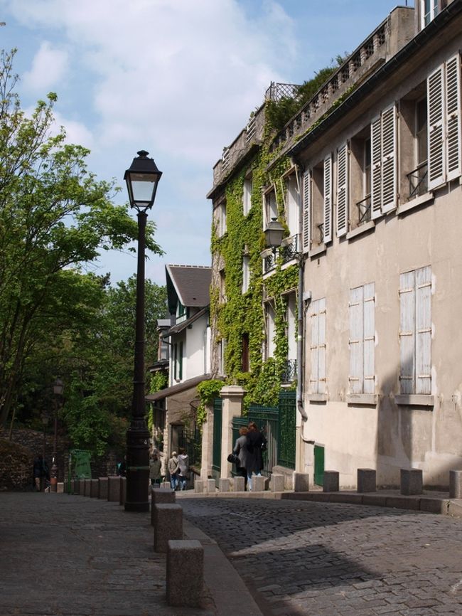 Rue Cortot<br />モンマルトル博物館近くの街並み