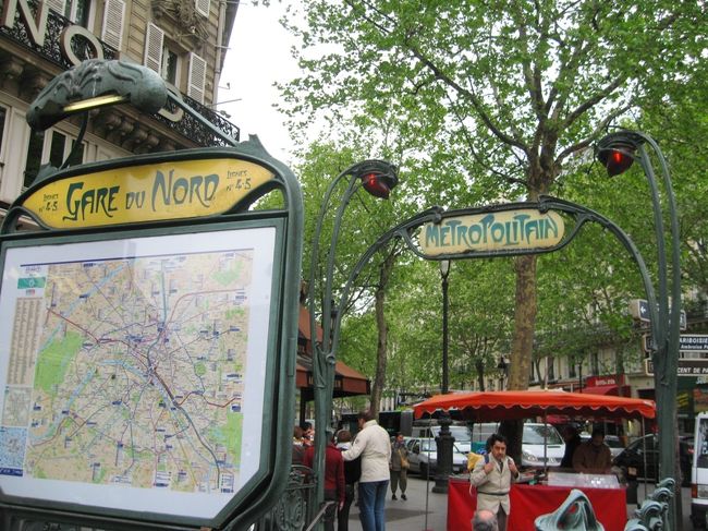 宿周辺、北駅のメトロ入り口はArt Nouveau