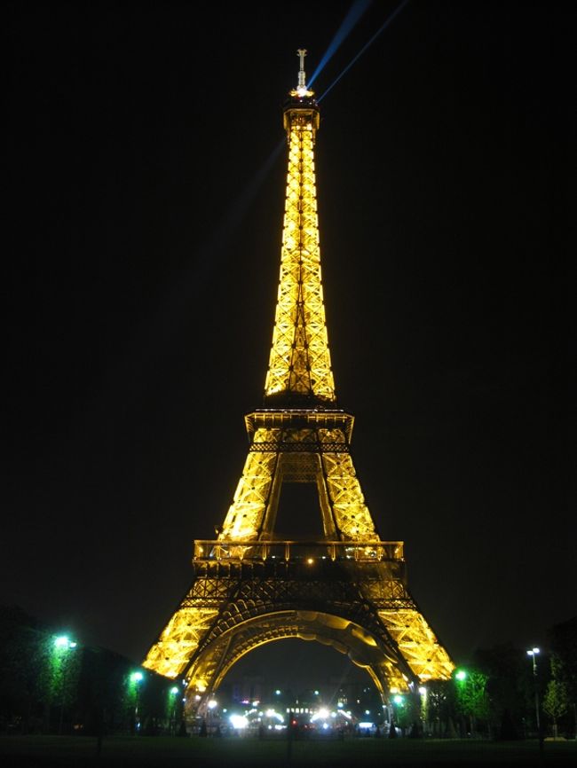 残念ながら、エッフェル塔も一部改装工事中だったので、撮れるアングルが限られていました。でも、また来るつもりなので、いいや…とあきらめが付きました。