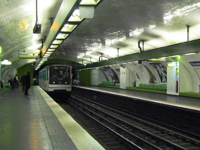 １２時半を過ぎてしまったけど、終電間に合いました。