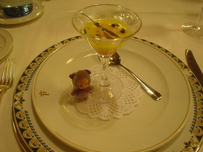 前菜は、ネクタリンとトマトのガスパッチョ（東京ガスぢゃあないよ！）。<br />この組み合わせ、意外だけどおいしいです☆