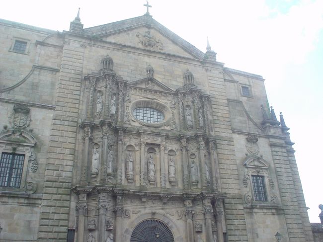 こちらは、Monasterio de Saint Martin Pinario。<br />さぁ、中に入ってみましょう！