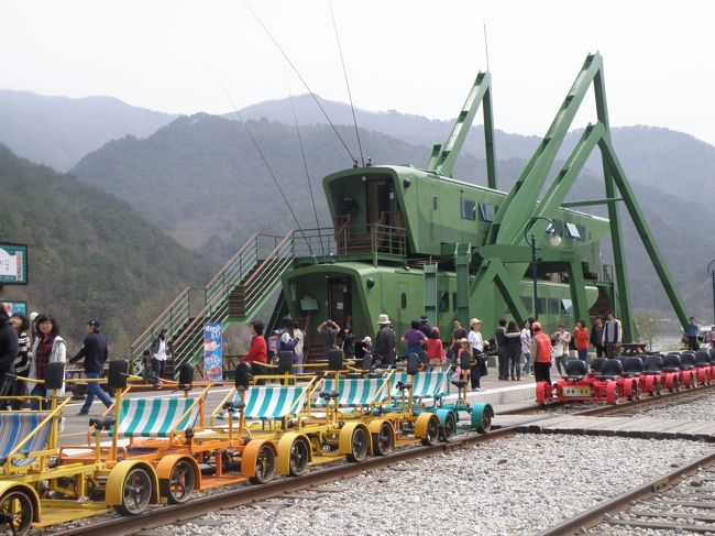九切里駅に着いた、「あれあれ、このキリギリス<br />公然わいせつ罪だろが」「そばに寄らない方がいいぞ<br />その内Ｐの手入れがあって、機動隊にまきこまれるぞ」<br />