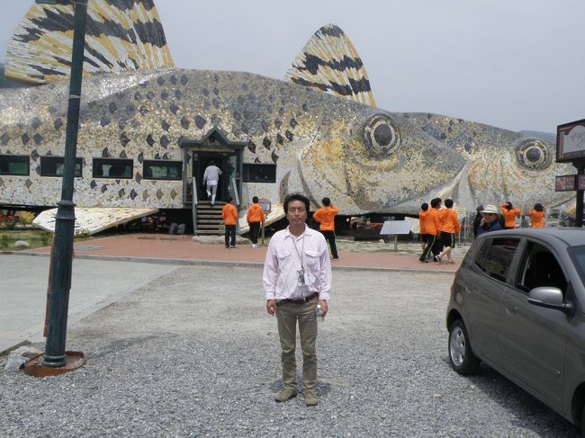 アウラジ駅の方は淡水魚<br />さっきの「キリギリス」もこの魚も<br />レストランや喫茶店