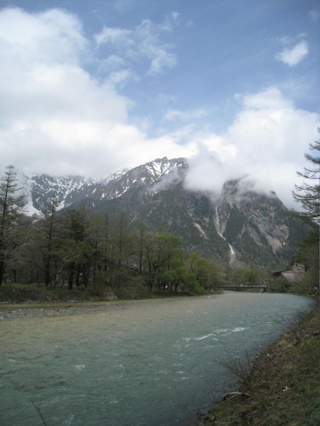 山はまだ雲がかかり、すっきりしませんが・・・