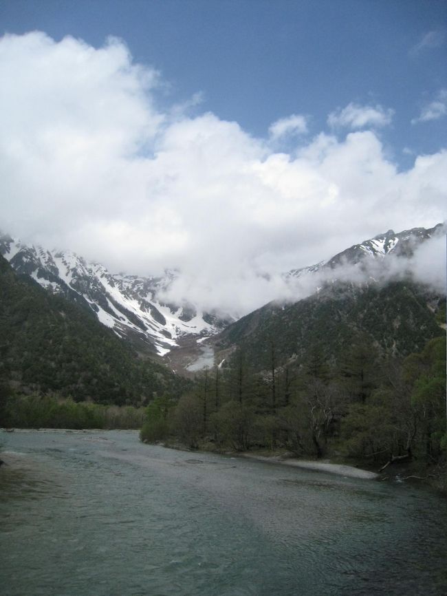 河童橋から見る穂高連峰<br />　