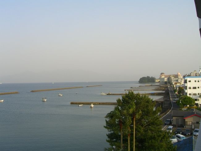 部屋のすぐ外は、海〜〜♪