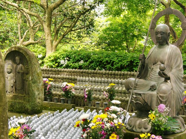 　千体地蔵<br /><br />仏さまに守られ、道案内をして貰い<br />ながら極楽浄土へ向かうのでしょう...