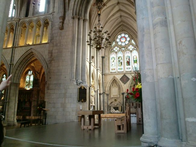 建物内の壁は綺麗な状態だった。