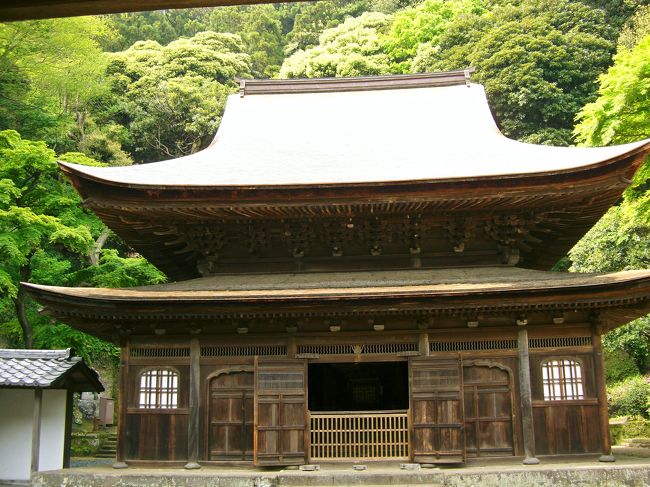 　舎利殿(国宝)<br /><br />金色に葺き替えが終わったばかりで<br />本当に神々しく輝いています。