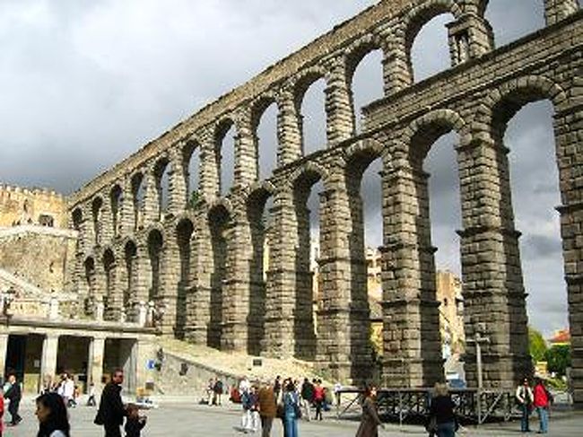 近寄って見ると迫力があります。<br />紀元前に建設されて20世紀半ばまで使用されていたそう。